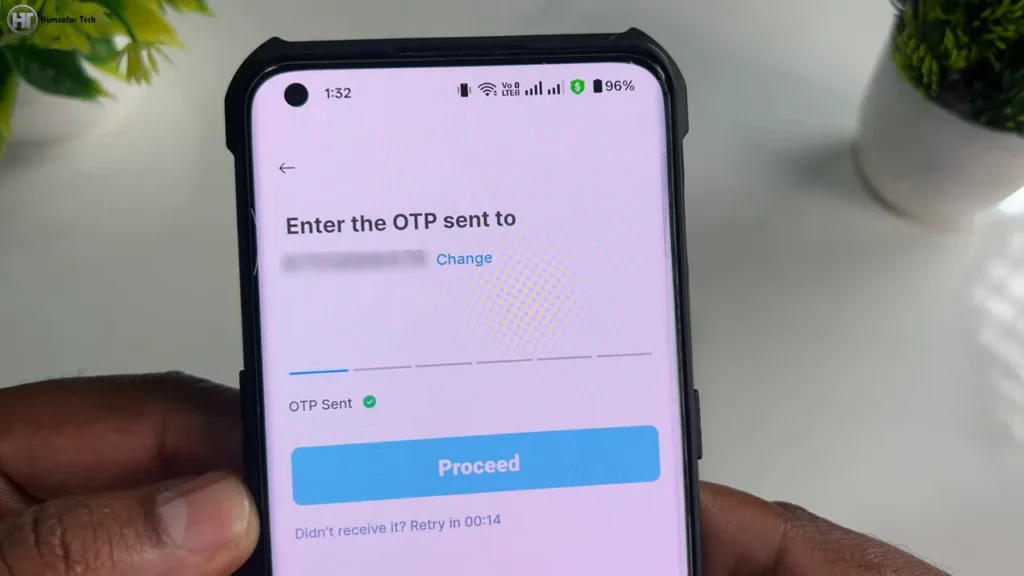 एप खोलें और मोबाइल नंबर डालें